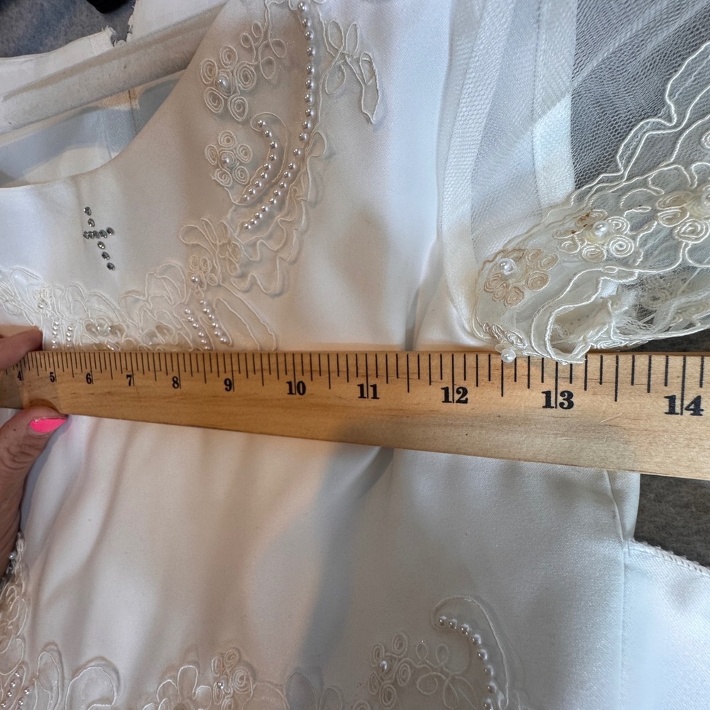 Vintage Corrine Girls White Gown Metal Tiara Layered Veil 8yrs Communion Baptism - Picture 9 of 9